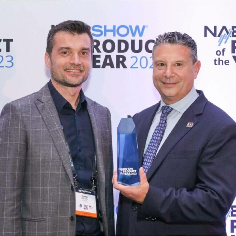 Daniel NEGRU, CEO et co-fondateur de QUANTEEC, au côté d’Eric TRABB, SVP NAB